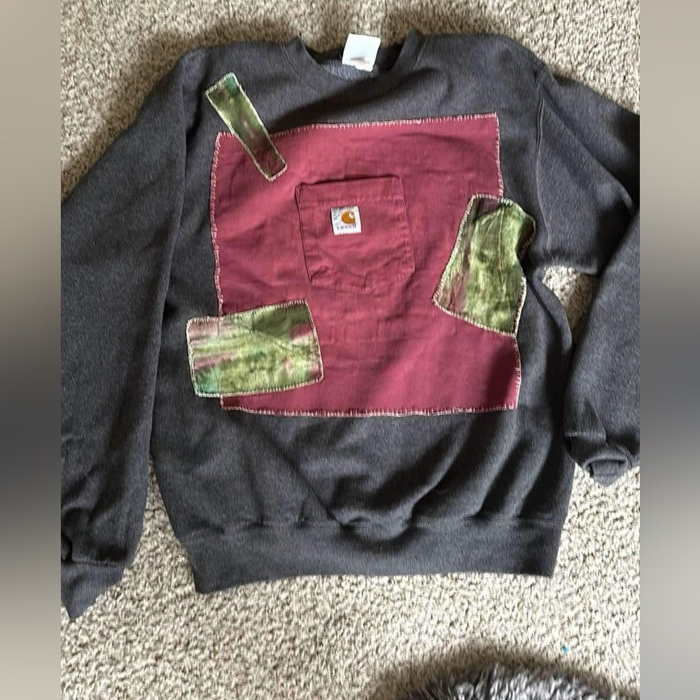 Reworked carhartt crewneck